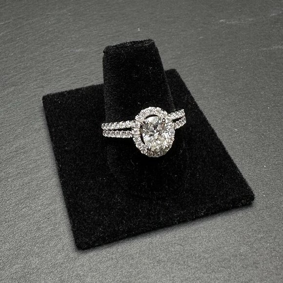 2.25 CT VVS Moissanite 925 Silver Oval Halo Engagement Ring Bridal Set Size 8 - Picture 1 of 5